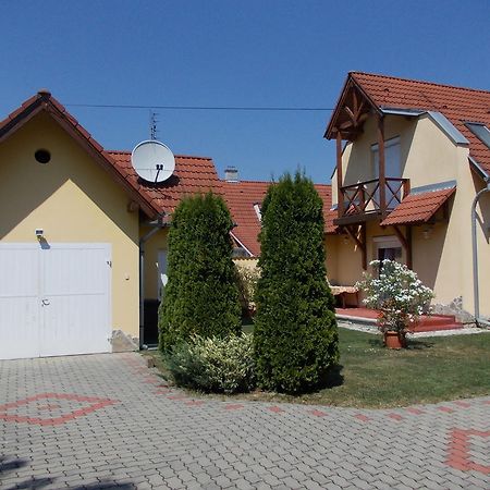 Anna Villa Lenti Luaran gambar