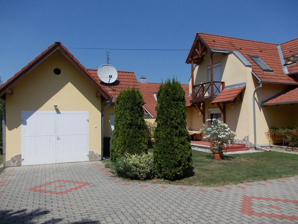 Anna Villa Lenti Luaran gambar