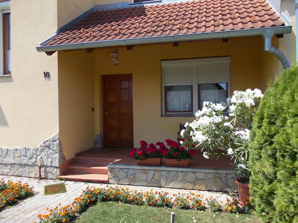 Anna Villa Lenti Bilik gambar
