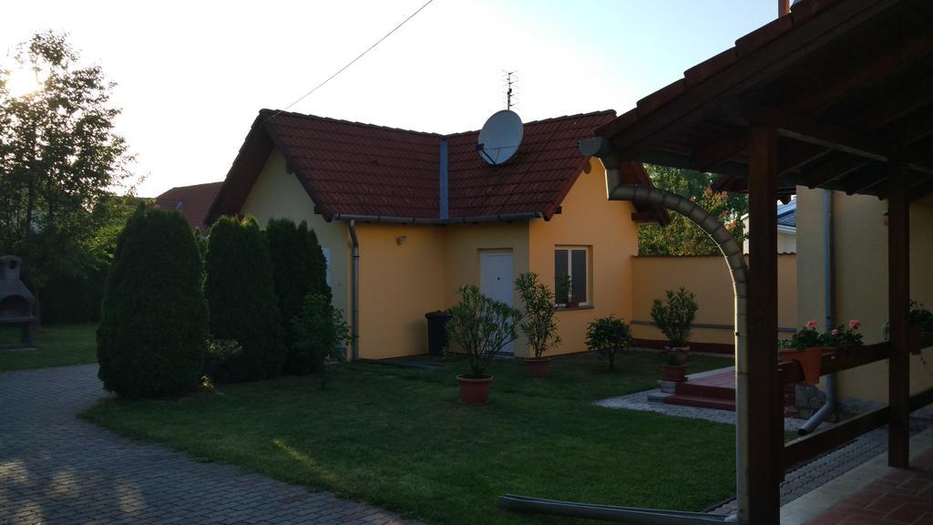 Anna Villa Lenti Luaran gambar