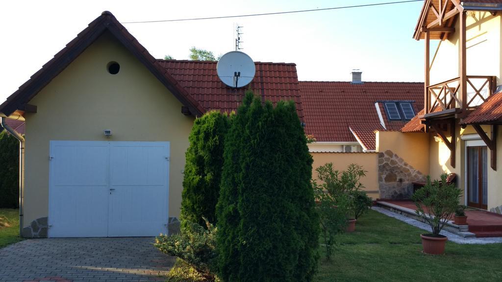 Anna Villa Lenti Luaran gambar