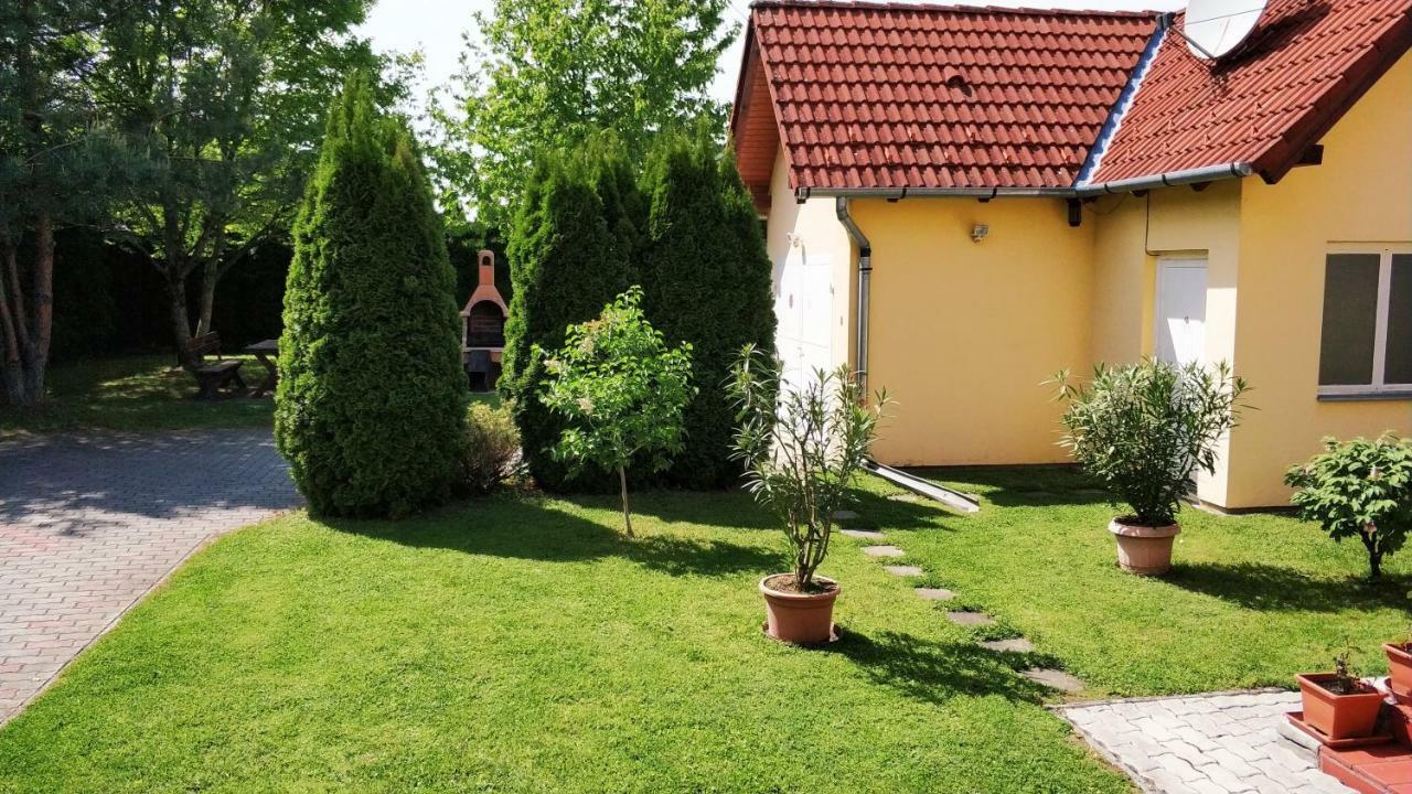 Anna Villa Lenti Luaran gambar